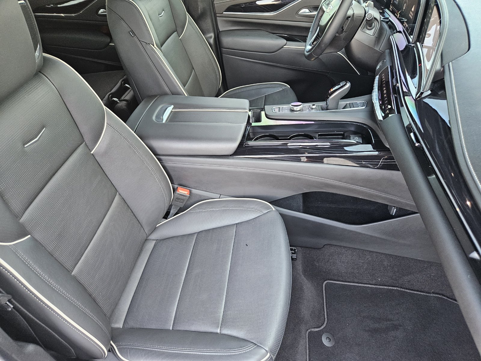 Certified 2024 Cadillac Escalade Sport AWD/4WD image 17