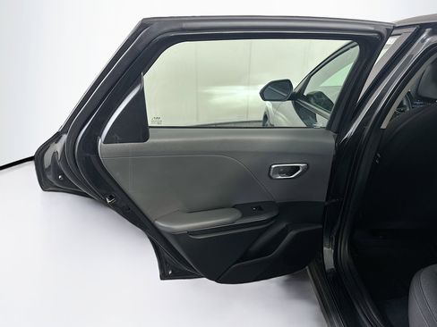 Used 2025 Kia K4 LXS image 27