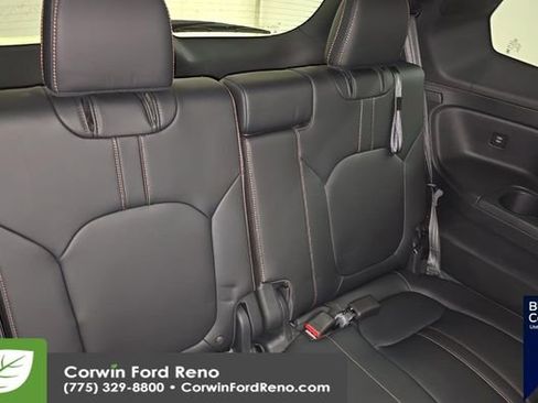 Used 2025 Honda Pilot TrailSport image 16