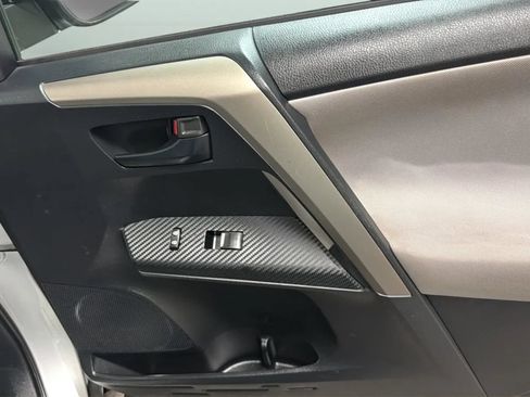 Used 2014 Toyota RAV4 LE AWD/4WD image 17
