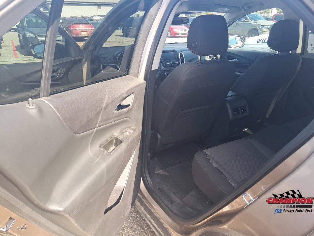 Used 2018 Chevrolet Equinox LT FWD image 20