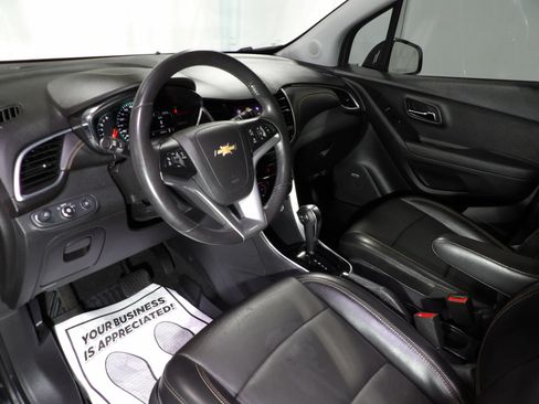 Used 2020 Chevrolet Trax Premier AWD/4WD image 9