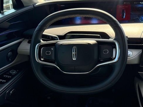 Used 2024 Lincoln Nautilus Reserve w/ Equipment Group 202A image 13