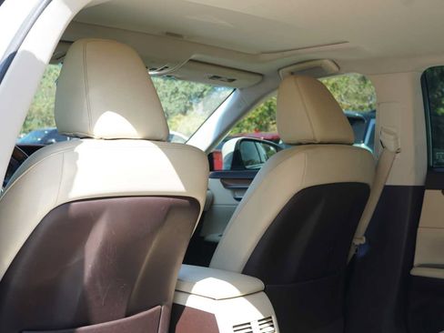 Used 2016 Lexus ES 300h w/ Premium Package w/Wood Trim FWD image 19