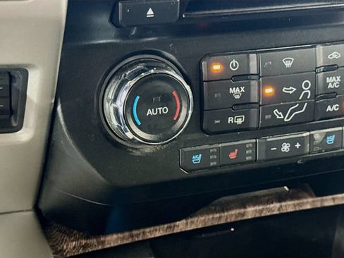 Used 2018 Ford F250 Lariat w/ Lariat Ultimate Package AWD/4WD image 20