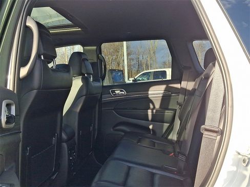 Used 2022 Jeep Grand Cherokee Limited image 10