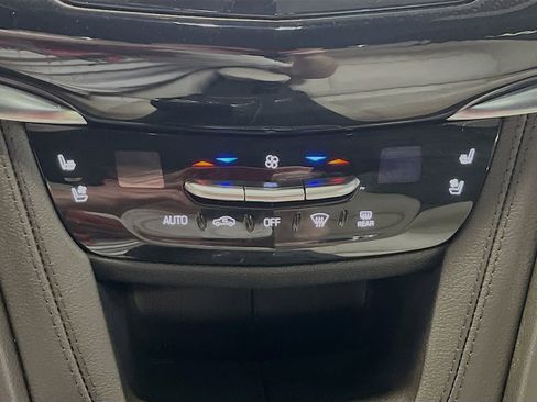 Used 2025 Cadillac XT6 Sport w/ Technology Package AWD/4WD image 16