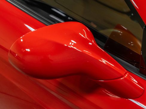 Used 2015 Ferrari California T RWD image 19