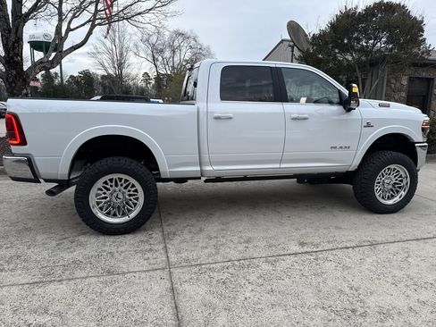 New 2025 RAM 2500 Limited AWD/4WD image 9