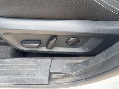 Certified 2025 Nissan Rogue SV FWD image 11