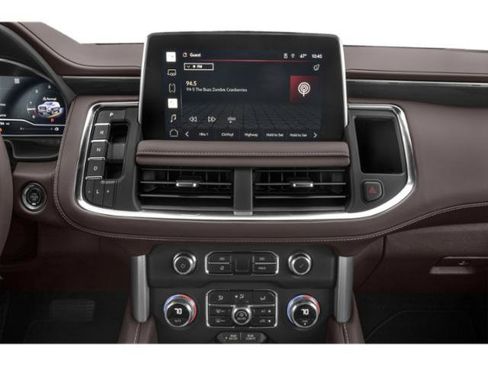 Used 2024 GMC Yukon SLE w/ Gmc Pro Safety Plus Package RWD image 13