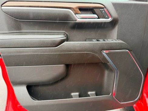 Used 2024 Chevrolet Silverado 1500 LT w/ Z71 Off-Road Package image 19