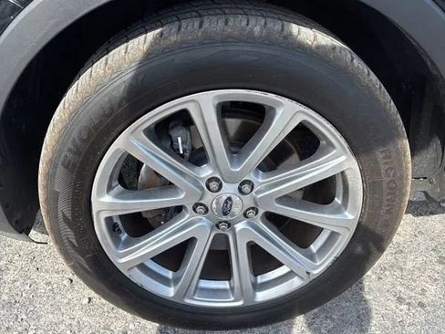 Used 2016 Ford Explorer Limited w/ Equipment Group 301A AWD/4WD image 17