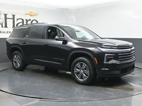 New 2026 Chevrolet Traverse LT w/ Driver Confidence Package FWD image 6