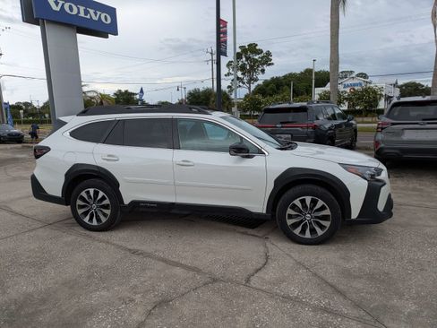Certified 2023 Subaru Outback Limited AWD/4WD image 3