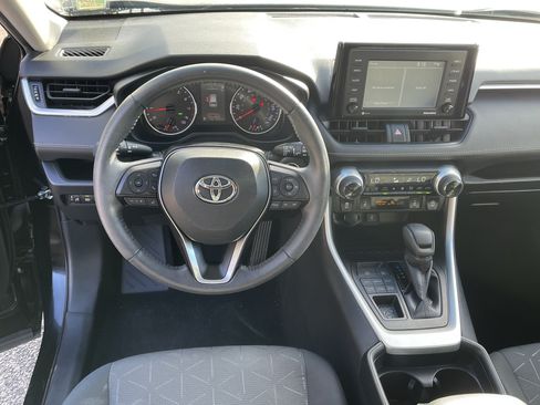 Certified 2021 Toyota RAV4 XLE w/ Convenience Package AWD/4WD image 11
