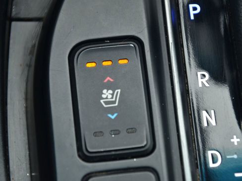 Used 2017 Hyundai Santa Fe Limited image 47