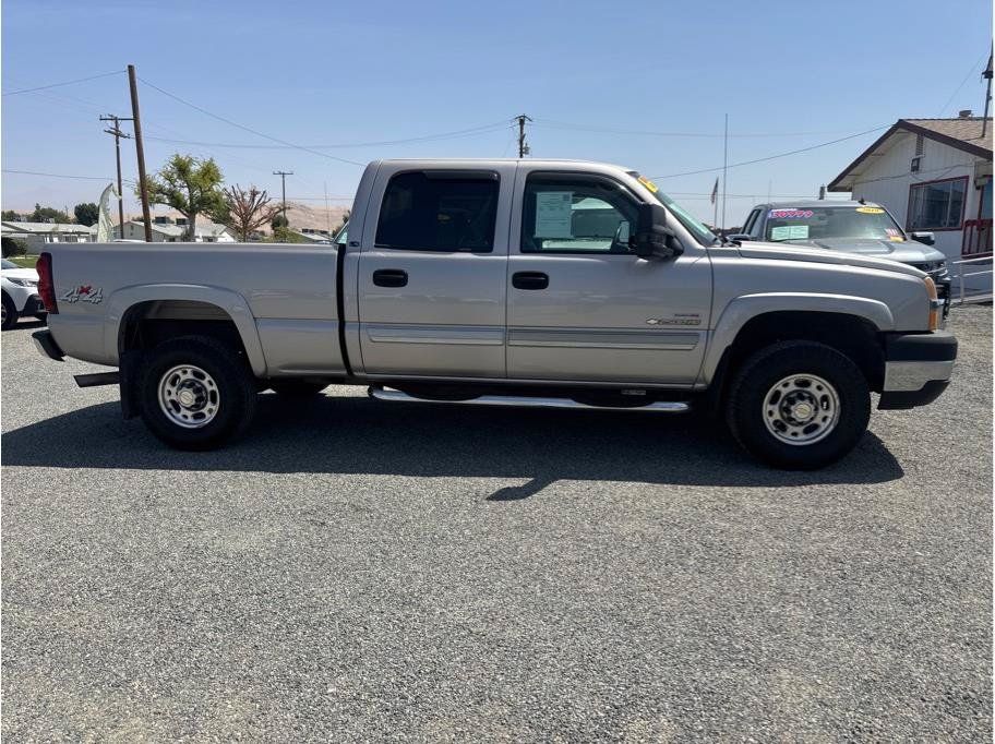 Used 2004 Chevrolet Silverado 2500 LS w/ Skid Plate Package AWD/4WD image 4
