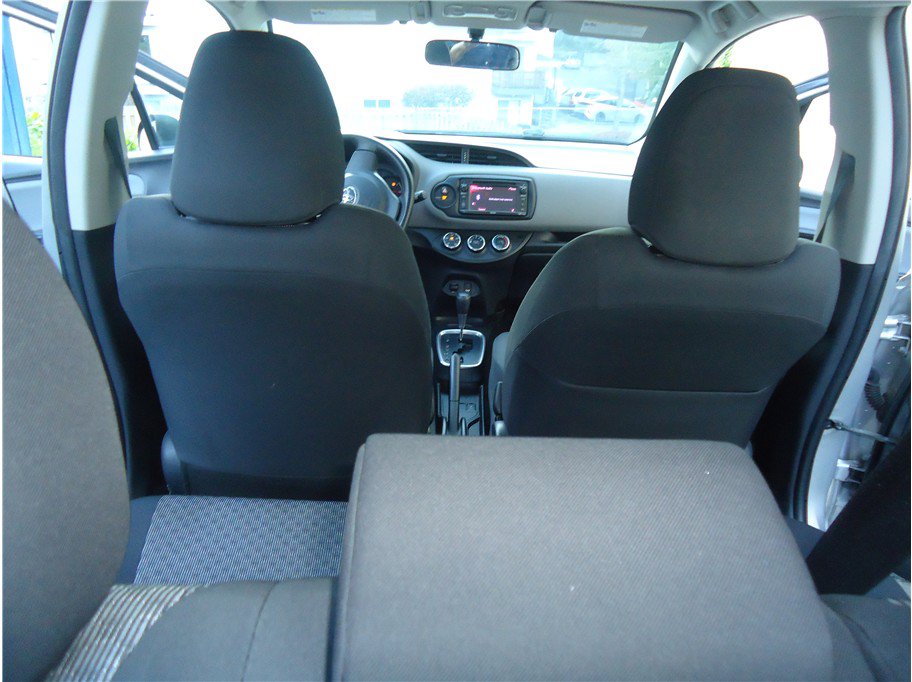 Used 2015 Toyota Yaris L FWD image 16