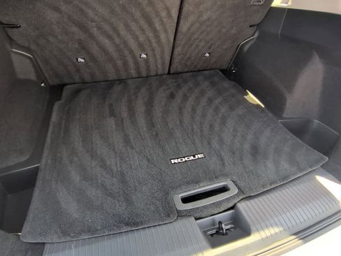 Used 2024 Nissan Rogue S FWD image 32