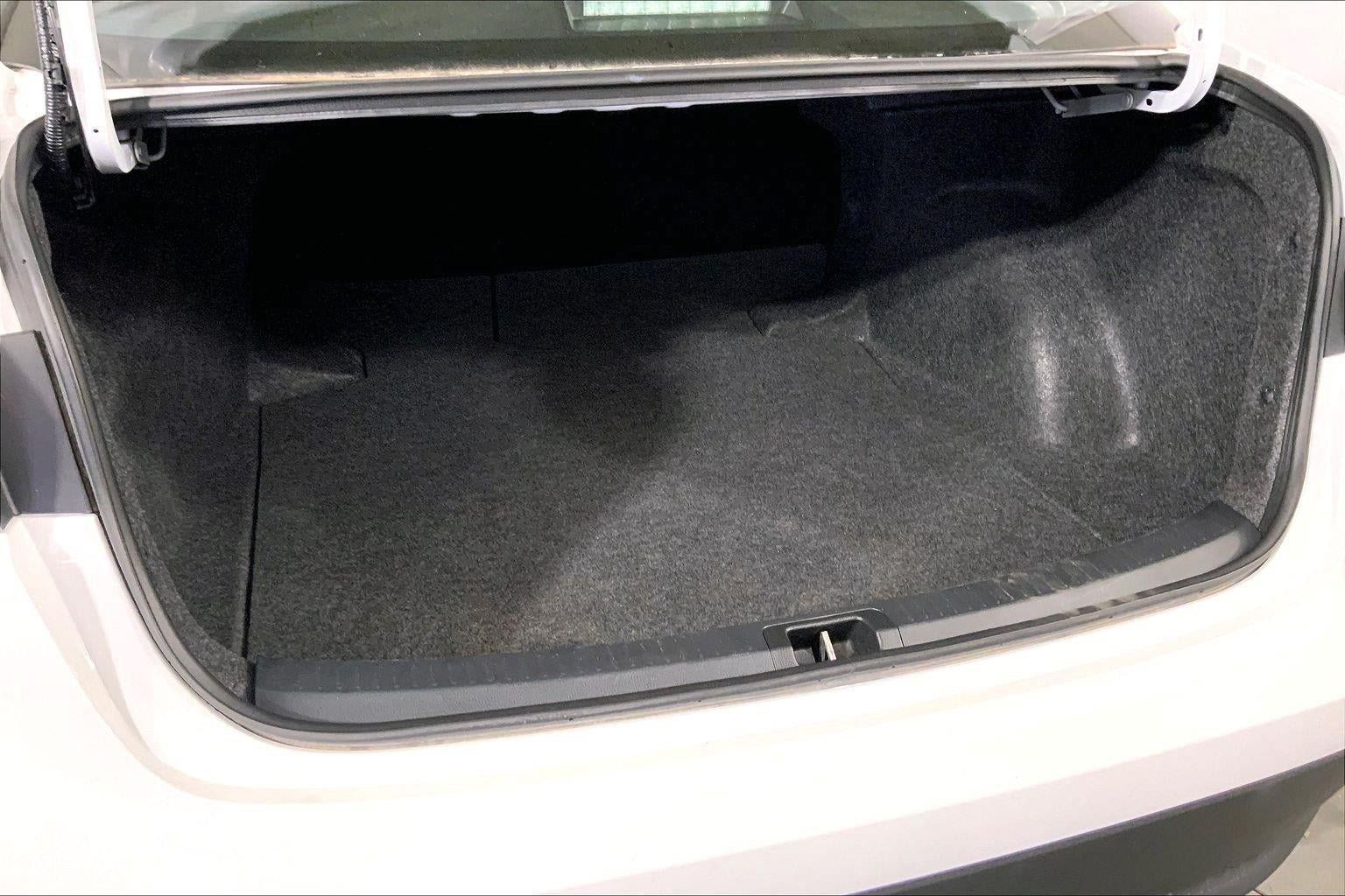 Used 2025 Toyota Corolla LE FWD image 4