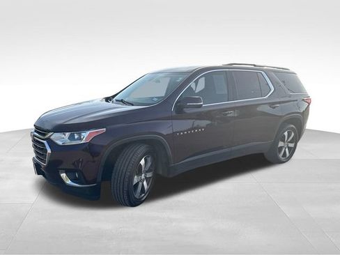 Used 2019 Chevrolet Traverse LT w/ LT Premium Package FWD image 3