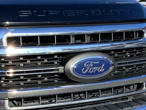 Certified 2020 Ford F350 Lariat w/ Lariat Ultimate Package image 25