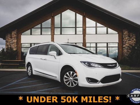 Used 2019 Chrysler Pacifica Touring-L w/ Advanced Safetytec Group image 1