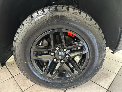 Certified 2023 Chevrolet Silverado 1500 LT Trail Boss w/ Convenience Package II image 17