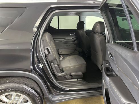 Used 2018 Chevrolet Traverse LT FWD image 16