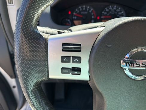 Used 2015 Nissan Frontier SV image 24