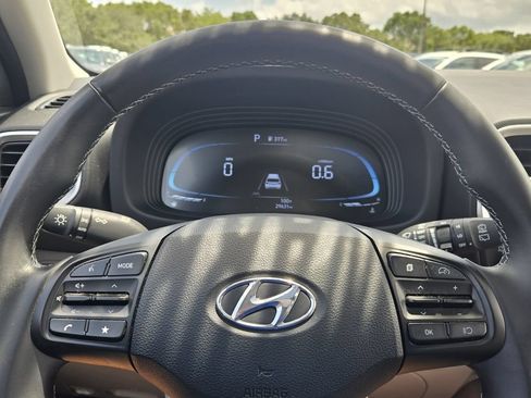 Certified 2024 Hyundai Venue SEL FWD image 21