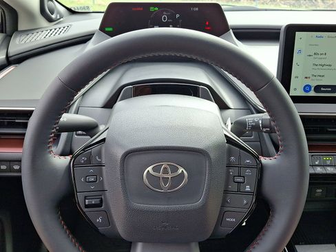 New 2025 Toyota Prius Plug-In Hybrid FWD image 17