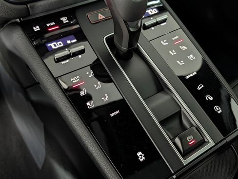 New 2026 Porsche Macan AWD/4WD image 33