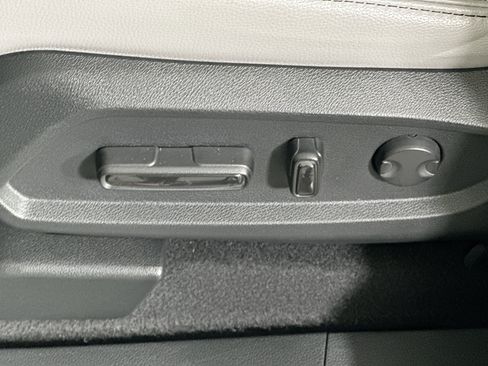 Used 2025 Honda Pilot EX-L image 13