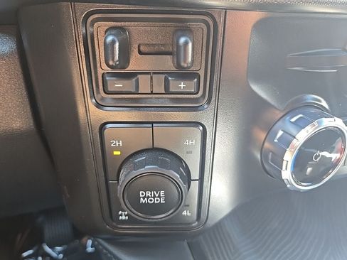 Used 2025 Ford F350 Platinum AWD/4WD image 19