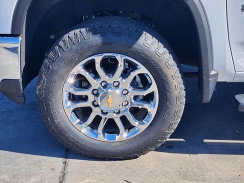 Used 2024 Chevrolet Silverado 2500 LTZ w/ LTZ Premium Package image 10