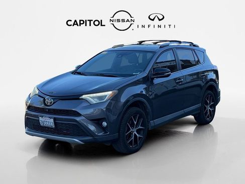 Used 2016 Toyota RAV4 SE image 1