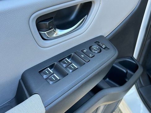 Used 2023 Honda Pilot LX image 25