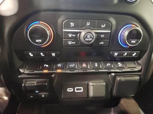 Used 2021 Chevrolet Silverado 1500 LTZ image 18