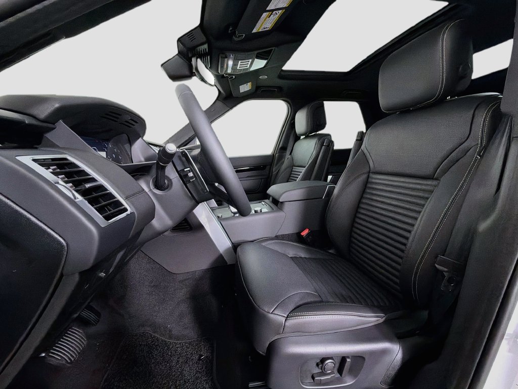 New 2026 Land Rover Discovery S AWD/4WD image 22