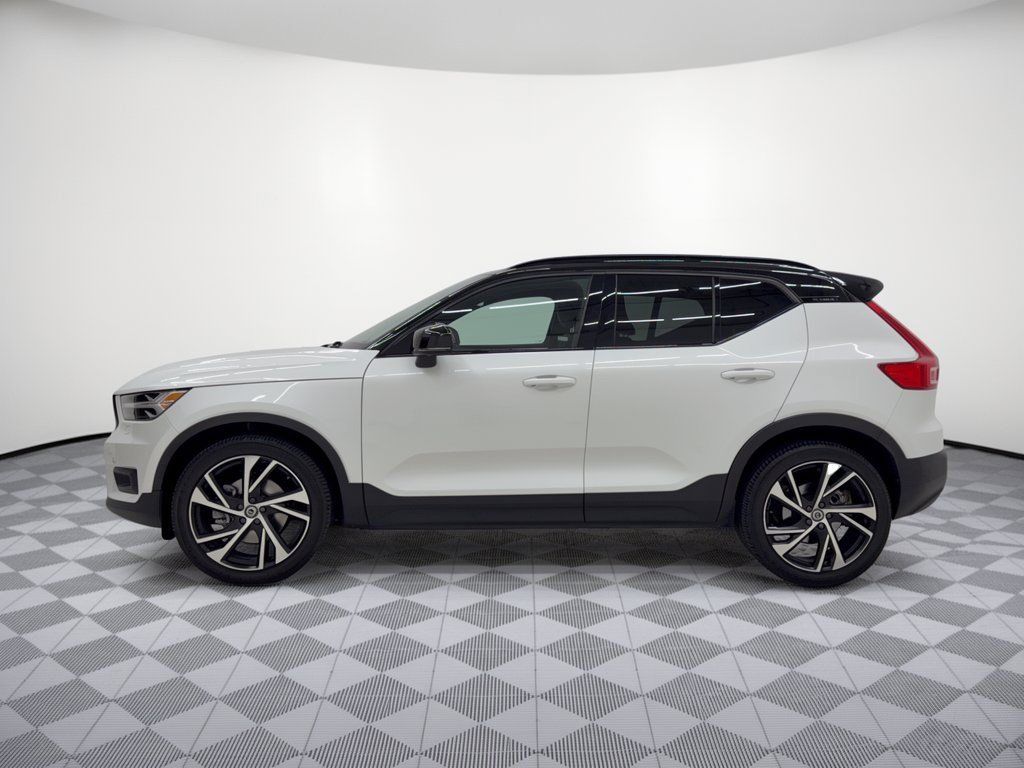 Used 2020 Volvo XC40 T5 R-Design w/ Protection Package Premier AWD/4WD image 2