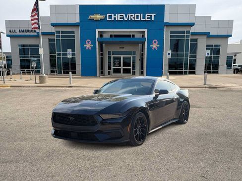 Used 2025 Ford Mustang Coupe RWD image 1