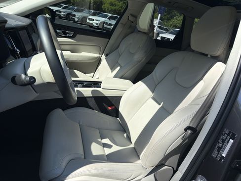 Certified 2023 Volvo XC60 B5 Ultimate w/ Protection Package Premier FWD image 16