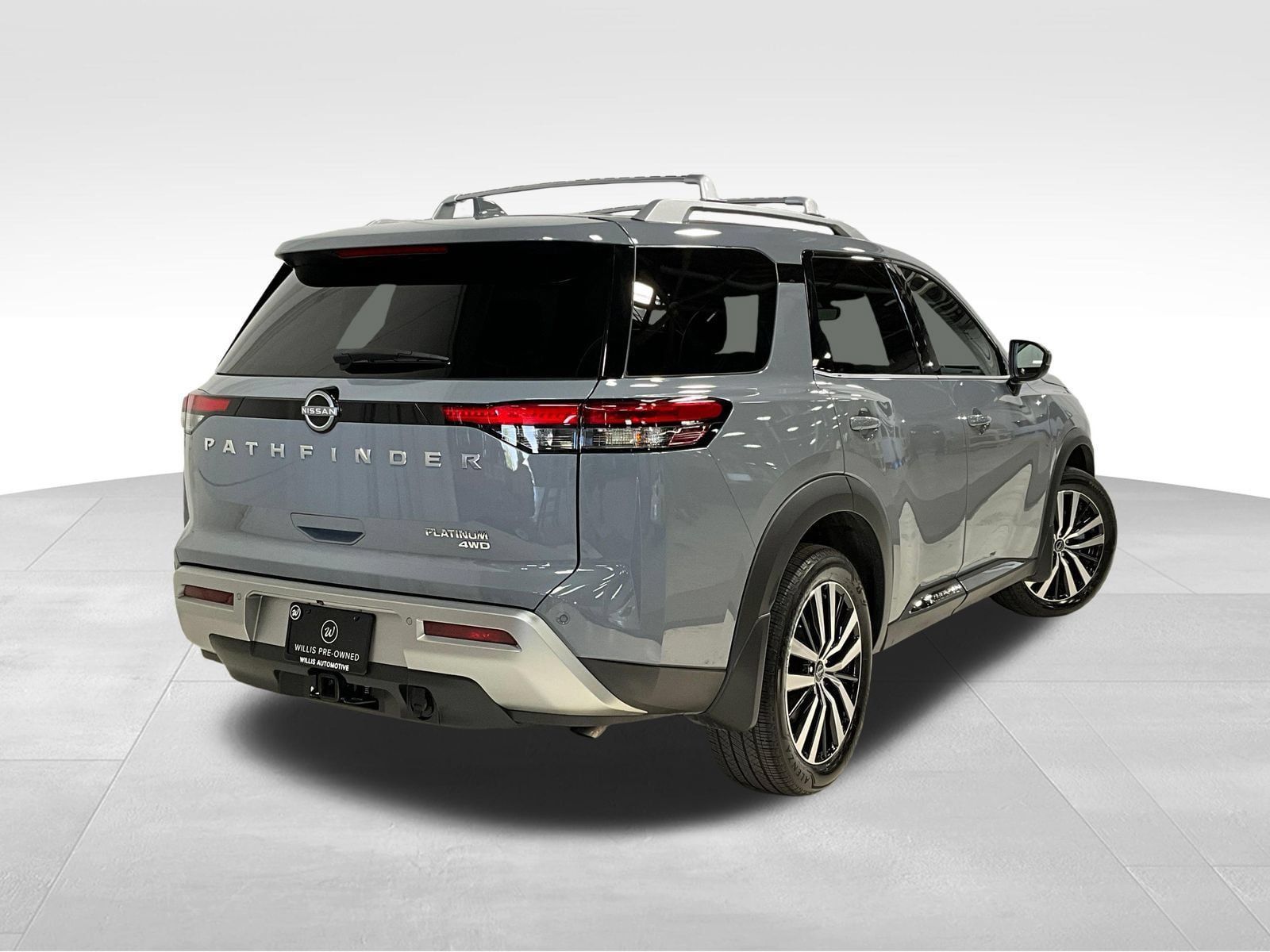 Used 2025 Nissan Pathfinder Platinum w/ Cargo Package AWD/4WD image 5