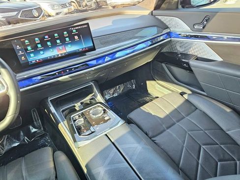 Used 2023 BMW 760i xDrive 760i xDrive w/ Executive Package image 31
