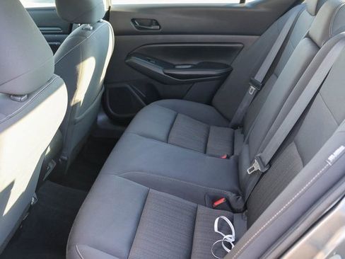 Used 2024 Nissan Altima 2.5 SV image 12