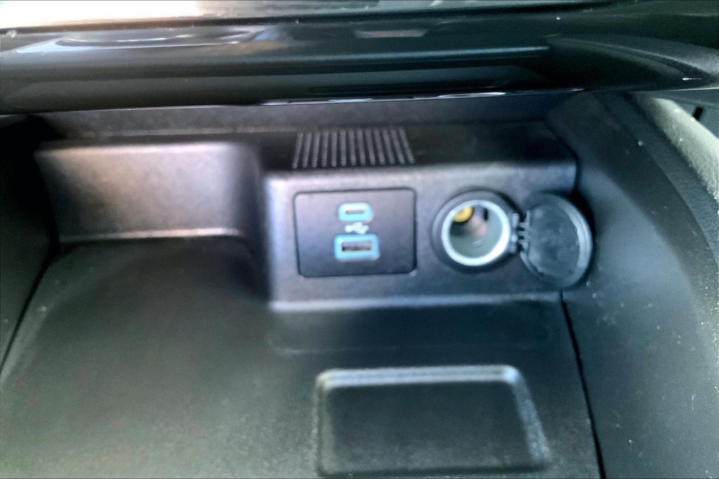 Used 2023 Ford Escape Active w/ Tech Pack #1 FWD image 16