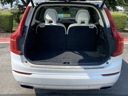 Used 2017 Volvo XC90 T6 Momentum w/ Vision Package AWD/4WD image 6