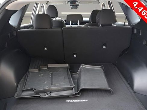 Used 2025 Hyundai Tucson SE image 13